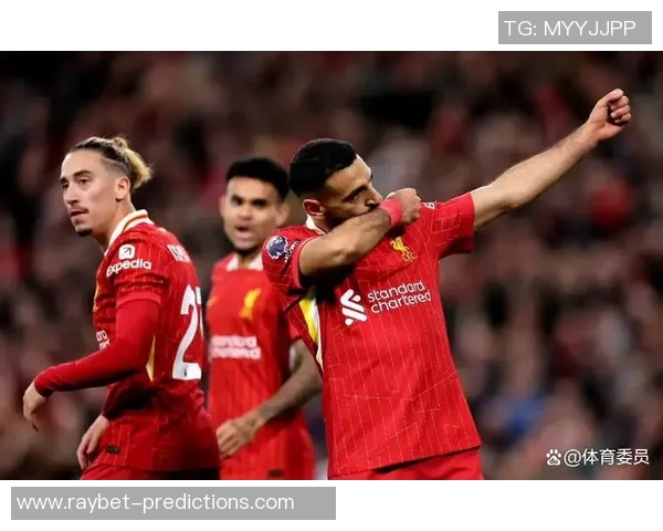 英超激战：里昂与利物浦战成平局红牌事件引发全场热议