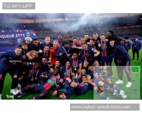 欧联杯惊天冷门巴黎圣日耳曼狂胜里昂5比0引发全场沸腾